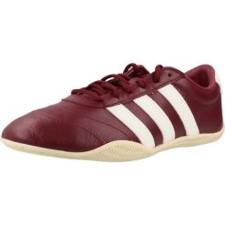 Buty ADIDAS JQ7242 Bordeaux. Czerwone trekkingi Adidas, ze skóry, na fitness i siłownię. Za 322.00 zł.