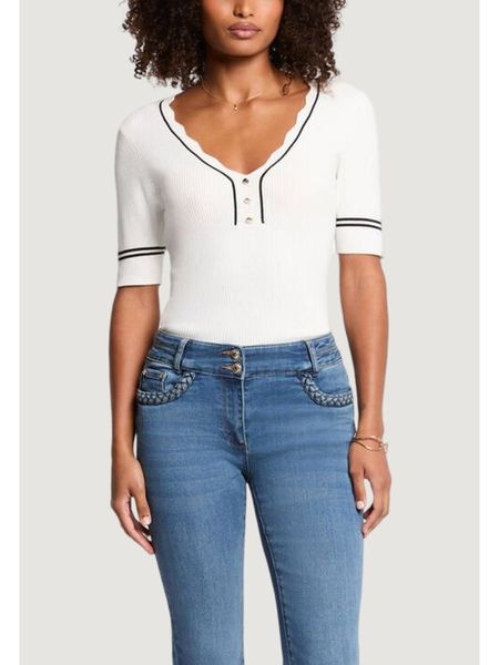 Morgan Bluzka 261-MIREN Biały Slim Fit. Białe bluzki Morgan, s, bez wzorów, z wiskozy, bez kołnierzyka, bez ramiączek. Za 139.99 zł.