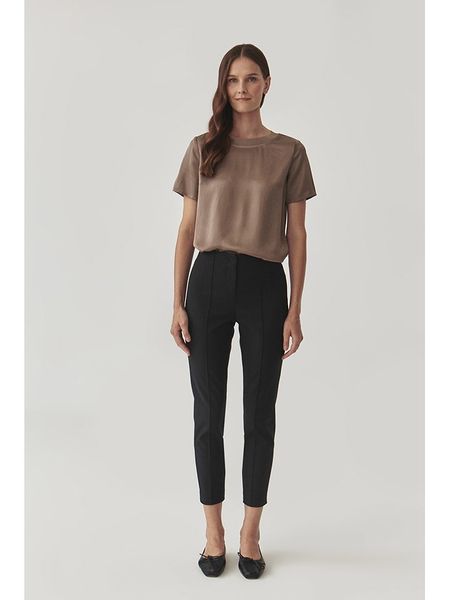 TATUUM Spodnie w kolorze czarnym rozmiar: 36. Czarne spodnie materiałowe Tatuum, bez wzorów, z materiału, z podwyższonym stanem. Za 139.87 zł.