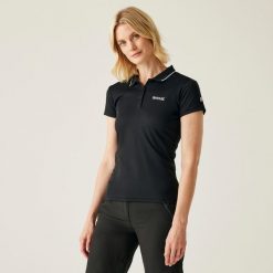 Damska koszulka turystyczna polo Maverick V. Czarne koszulki polo Regatta, bez wzorów, bez kołnierzyka, bez ramiączek. W wyprzedaży za 69.99 zł.