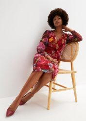 Sukienka midi z siateczki. Czerwone sukienki bonprix, bez wzorów, bez kołnierzyka, bez ramiączek, midi, kopertowe. Za 179.99 zł.