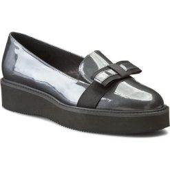 Półbuty SOLO FEMME - 28304-01-E70/000-03-00 Antracyt. Szare czółenka Solo Femme, bez wzorów, z gumy, bez obcasa, na koturnie, bez zapięcia. W wyprzedaży za 189.00 zł.