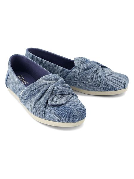 TOMS Espadryle w kolorze niebieskim rozmiar: 36. Niebieskie espadryle Toms, bez wzorów, bez obcasa, bez zapięcia. Za 124.95 zł.