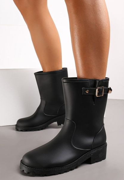 Czarne Kalosze Ozdobione Paskiem i Klamrą Ismini. Czarne kalosze Renee, bez wzorów, z gumy. Za 79.99 zł.