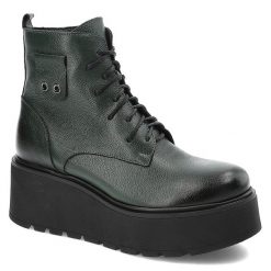 Zielone Botki Armodo Ocieplane Stylowe Obuwie Damskie. Zielone botki Armodo, bez wzorów, z materiału, bez obcasa, na platformie, bez zapięcia. Za 359.00 zł.