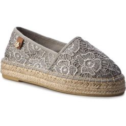 Espadryle TAMARIS - 1-24602-28 Grey Macrame 217. Szare espadryle Tamaris, z aplikacjami, z materiału, bez obcasa, na płaskiej podeszwie, bez zapięcia. W wyprzedaży za 119.00 zł.
