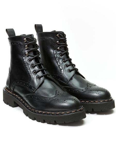 British Passport Skórzane botki w kolorze czarnym rozmiar: 36. Czarne botki British Passport, bez wzorów, bez obcasa, bez zapięcia. Za 434.99 zł.