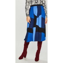 Vero Moda - Spódnica. Niebieskie spódnice Vero Moda, na co dzień, m, bez wzorów, z materiału, midi, proste. W wyprzedaży za 129.90 zł.