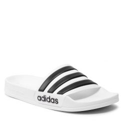Klapki adidas. Białe klapki Adidas, bez wzorów, bez obcasa. Za 99.99 zł.