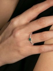 Lodie Silver Srebrny pierścionek z cyrkonią rozmiar: onesize. Szare pierścionki Lodie Silver, z cyrkonią, srebrne. Za 78.84 zł.