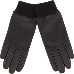Rękawiczki Damskie CALVIN KLEIN - Satin & Leather Glov K60K604766 001. Czarne rękawiczki Calvin Klein, bez wzorów, z elastanu. W wyprzedaży za 219.00 zł.