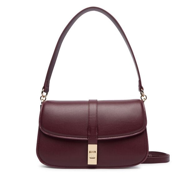 Torebka Tommy Hilfiger. Czerwone torebki klasyczne TOMMY HILFIGER, bez wzorów, bez dodatków. Za 649.99 zł.