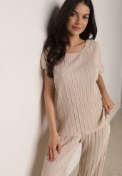 Beżowa Bluzka na Krótki Rękaw z Plisowanej Tkaniny Undirea. Brązowe bluzki Born2be, uniwersalny, bez wzorów, z jeansu, biznesowe, bez kołnierzyka, bez ramiączek. Za 39.99 zł.