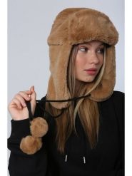 Lucky Bees Czapka w kolorze karmelowym rozmiar: onesize. Brązowe czapki Lucky Bees, bez wzorów, z futra. Za 43.99 zł.