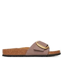 Klapki Birkenstock. Czerwone klapki Birkenstock, bez wzorów, bez obcasa. Za 539.99 zł.