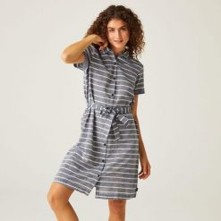 Rema damska sukienka. Niebieskie sukienki Regatta, xl, bez wzorów, z bawełny, eleganckie, bez kołnierzyka, bez ramiączek, sportowe. W wyprzedaży za 94.99 zł.