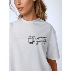 Biały T-shirt Damski Espresso Yourself BeShaped. Brązowe t-shirty BESHAPED, bez wzorów, z bawełny, bez kołnierzyka, bez ramiączek. W wyprzedaży za 169.15 zł.
