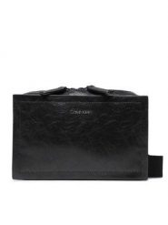 Torebka Calvin Klein. Czarne listonoszki Calvin Klein, bez wzorów, bez dodatków. Za 279.99 zł.