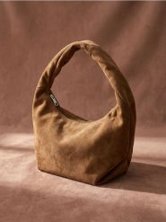Torba hobo na ramię z imitacji zamszu - brązowy. Brązowe torby na ramię Sinsay, bez wzorów, na ramię, bez dodatków. Za 39.99 zł.