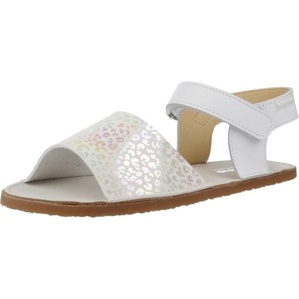 Sandały TITANITOS L565 PLAYA Biały. Białe sandały TITANITOS, bez wzorów, ze skóry, bez obcasa, bez zapięcia. Za 164.99 zł.