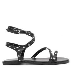 Sandały DeeZee. Czarne sandały DeeZee, bez wzorów, bez obcasa, na płaskiej podeszwie, bez zapięcia. Za 90.99 zł.