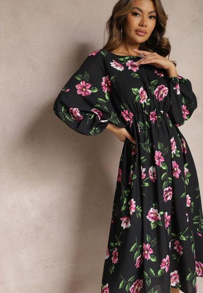 Czarno-Różowa Midi Sukienka w Kwiaty o Rozkloszowanym Kroju z Rękawami Nietoperz Jervia. Czarne sukienki Renee, l, bez wzorów, eleganckie, bez kołnierzyka, bez ramiączek, midi, rozkloszowane. Za 49.99 zł.