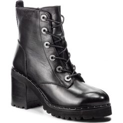 Botki STEVE MADDEN - Xina Ankleboot SM11000076-03001-017 Black Leather. Czarne botki Steve Madden, z aplikacjami, z materiału, bez obcasa, na obcasie, bez zapięcia. W wyprzedaży za 469.00 zł.