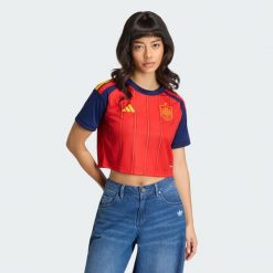 Koszulka Spain 26 Home Cropped. Czerwone bluzki Adidas, bez wzorów, sportowe, bez kołnierzyka, bez ramiączek. Za 439.00 zł.