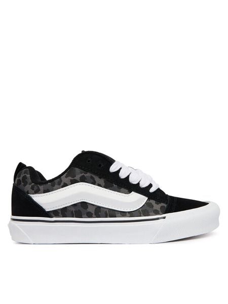 Vans Tenisówki Knu Skool VN000Z8XBLK1 Czarny. Czarne trampki Vans, bez wzorów, ze skóry, bez zapięcia. Za 407.99 zł.