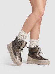 Pepe Jeans FOOTWEAR Botki zimowe "Kore" w kolorze beżowym rozmiar: 38. Brązowe botki Pepe Jeans FOOTWEAR, na zimę, bez wzorów, z jeansu, bez obcasa, bez zapięcia. Za 220.63 zł.