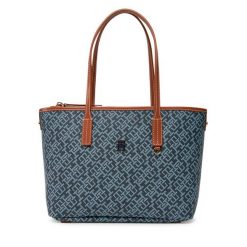 Torebka Tommy Hilfiger. Niebieskie torebki klasyczne TOMMY HILFIGER, bez wzorów, bez dodatków. Za 479.99 zł.
