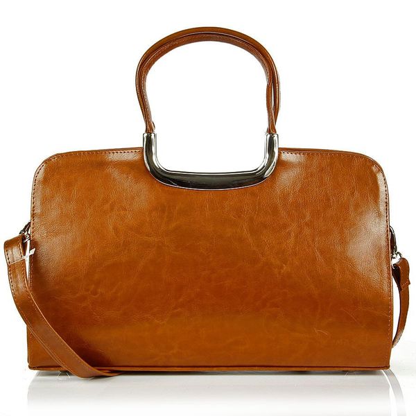 Aktówka kuferek ze skóry naturalnej DAN-A T260 camel. Brązowe torebki klasyczne DAN-A, bez wzorów, ze skóry, bez dodatków. Za 369.99 zł.