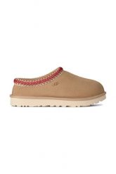 Kapcie damskie UGG W TASMAN II. Brązowe obuwie domowe UGG, bez wzorów, z lyocellu, bez zapięcia. Za 579.99 zł.