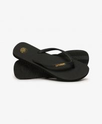 Superdry Damskie Klapki Core Essential z gumy – Black. Czarne klapki Superdry, bez wzorów, bez obcasa. Za 107.55 zł.