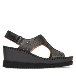 Sandały Pikolinos. Brązowe sandały Pikolinos, bez wzorów, bez obcasa, na koturnie, bez zapięcia. Za 599.99 zł.