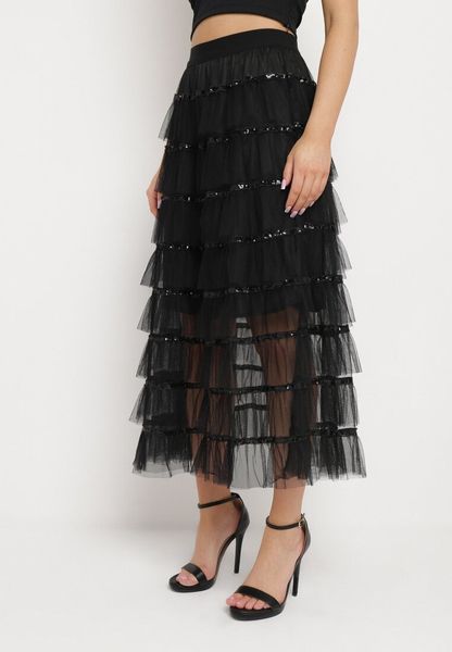 Czarna Spódnica Maxi o Rozkloszowanym Fasonie Ozdobiona Falbankami i Cekinami Meepa. Czarne spódnice Born2be, m, bez wzorów, z materiału, maxi, rozkloszowane. Za 129.99 zł.
