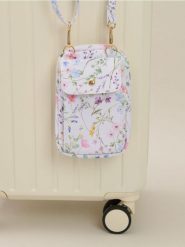 Saszetka na telefon z kwiatowym motywem - wielobarwny. Torby na ramię Sinsay, bez wzorów, bez dodatków. Za 25.99 zł.