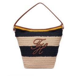 Torebka Tommy Hilfiger. Torebki klasyczne TOMMY HILFIGER, bez wzorów, bez dodatków. Za 749.99 zł.