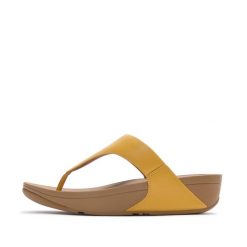 Klapki między palcami damskie FitFlop Lulu. Brązowe klapki FIT FLOP, bez wzorów, bez obcasa. Za 491.50 zł.