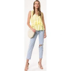 Żółty Top Dancing Bay. Żółte topy Born2be, l, bez wzorów, bez kołnierzyka, bez ramiączek. Za 29.99 zł.