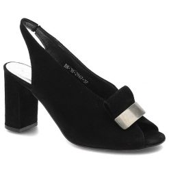 Czarne Sandały Karino Eleganckie Skórzane Buty. Czarne sandały Karino, bez wzorów, ze skóry, eleganckie, bez obcasa, na koturnie, bez zapięcia. Za 209.00 zł.