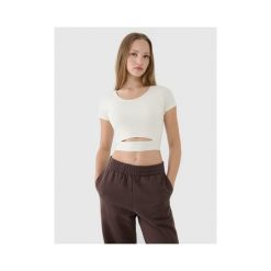 T-shirt crop top gładki damski 4F 4FRSS25TTSHF2695. Białe t-shirty 4f, bez wzorów, z bawełny, bez kołnierzyka, bez ramiączek. Za 34.99 zł.