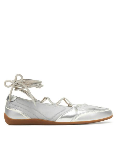 KARL LAGERFELD Baleriny Altia KL66111 Srebrny. Szare baleriny KARL LAGERFELD, bez wzorów, ze skóry, bez obcasa. Za 799.99 zł.