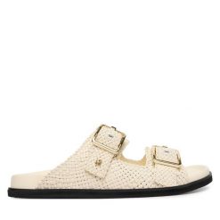 Klapki BOSS. Białe klapki Boss, bez wzorów, bez obcasa. Za 1,089.00 zł.