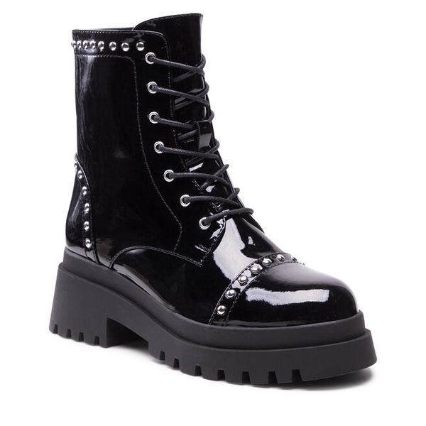 Trzewiki DeeZee. Czarne botki DeeZee, bez wzorów, bez obcasa, na płaskiej podeszwie, bez zapięcia. Za 199.99 zł.