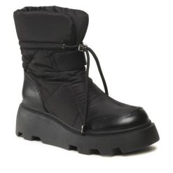 Botki DeeZee. Czarne botki DeeZee, bez wzorów, bez obcasa, na płaskiej podeszwie, bez zapięcia. Za 175.99 zł.