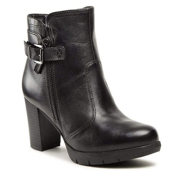 Botki Lasocki. Czarne botki Lasocki, bez wzorów, bez obcasa, na słupku, bez zapięcia. Za 329.99 zł.