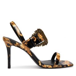 Sandały Versace Jeans Couture. Czarne sandały Versace Jeans Couture, bez wzorów, z jeansu, bez obcasa, na szpilce, bez zapięcia. Za 989.99 zł.