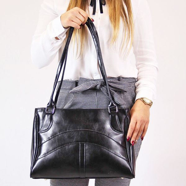 Torebka skórzana damska DAN-A T91 czarna. Czarne torebki klasyczne DAN-A, bez wzorów, ze skóry, bez dodatków. Za 369.99 zł.