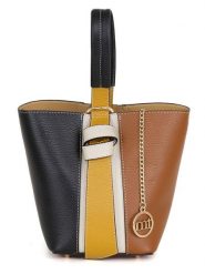 Mia Tomazzi Skórzana torebka w kolorze czarno-jasnobrązowym - 15 x 21 x 15 cm rozmiar: onesize. Brązowe torby na ramię Mia Tomazzi, bez wzorów, z materiału, przez ramię, bez dodatków. Za 304.99 zł.